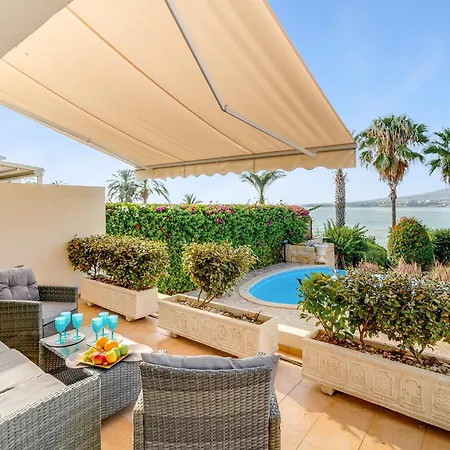 Beach Front Villa Mer Blu By Ezoria Villas Coral Bay Exterior photo